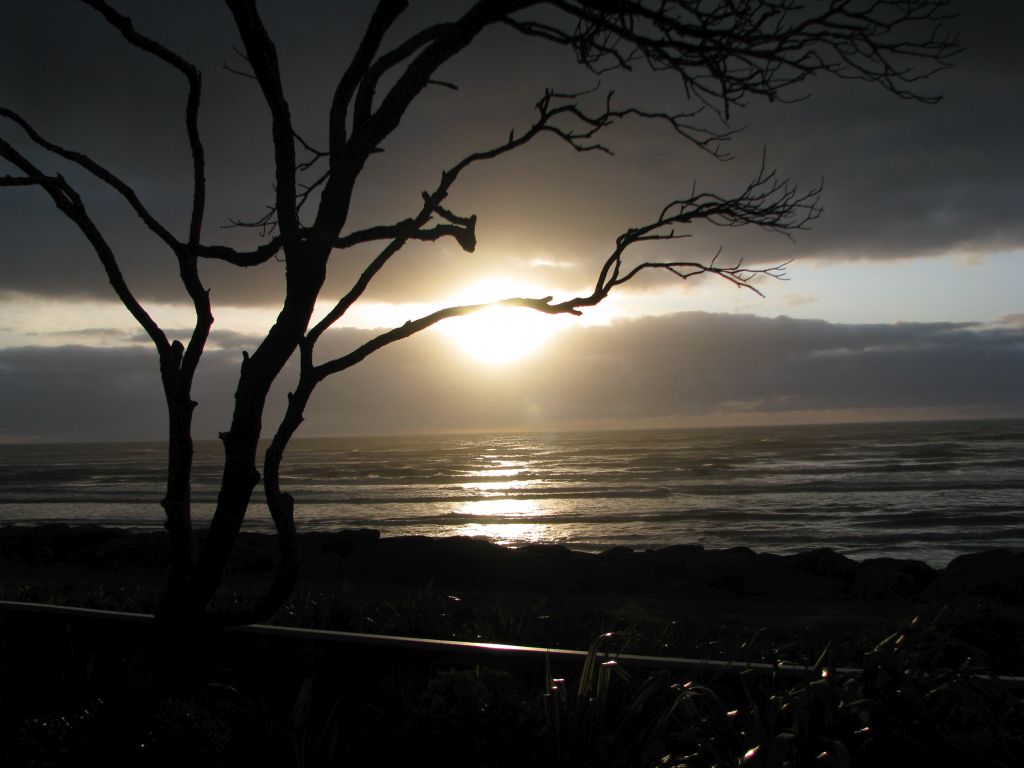 Sunset on the Tasman Sea (what I was watching in the previous picture)